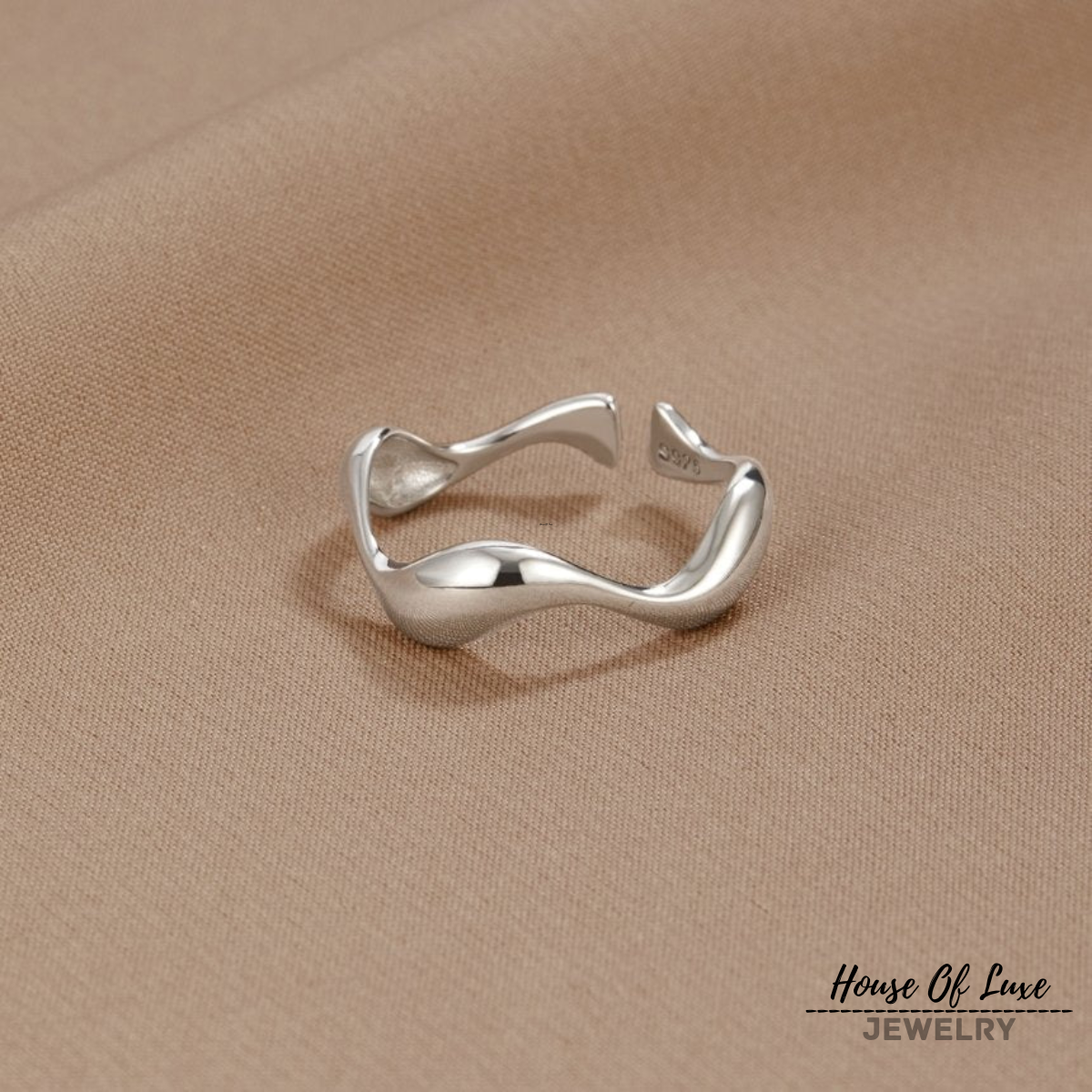WAVES - MINIMALIST RING