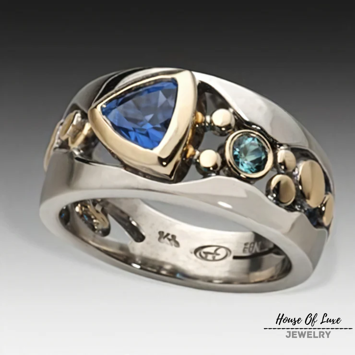 VINTAGE BLUE CRYSTAL RING