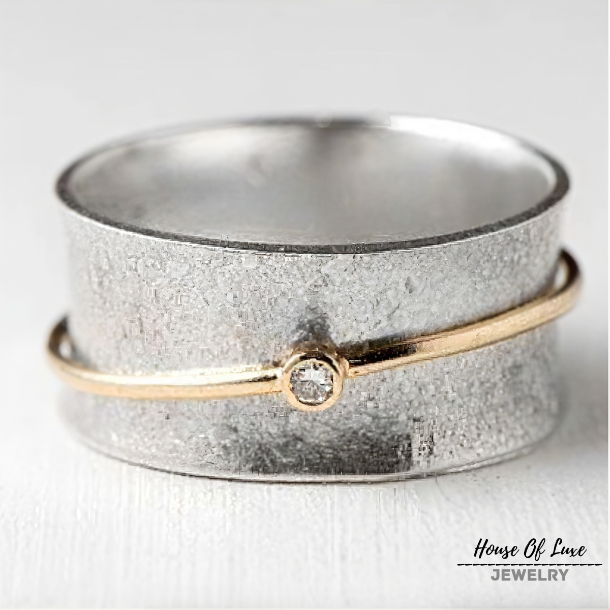 VINTAGE GOLDEN LINE ZIRCONIA SILVE RING