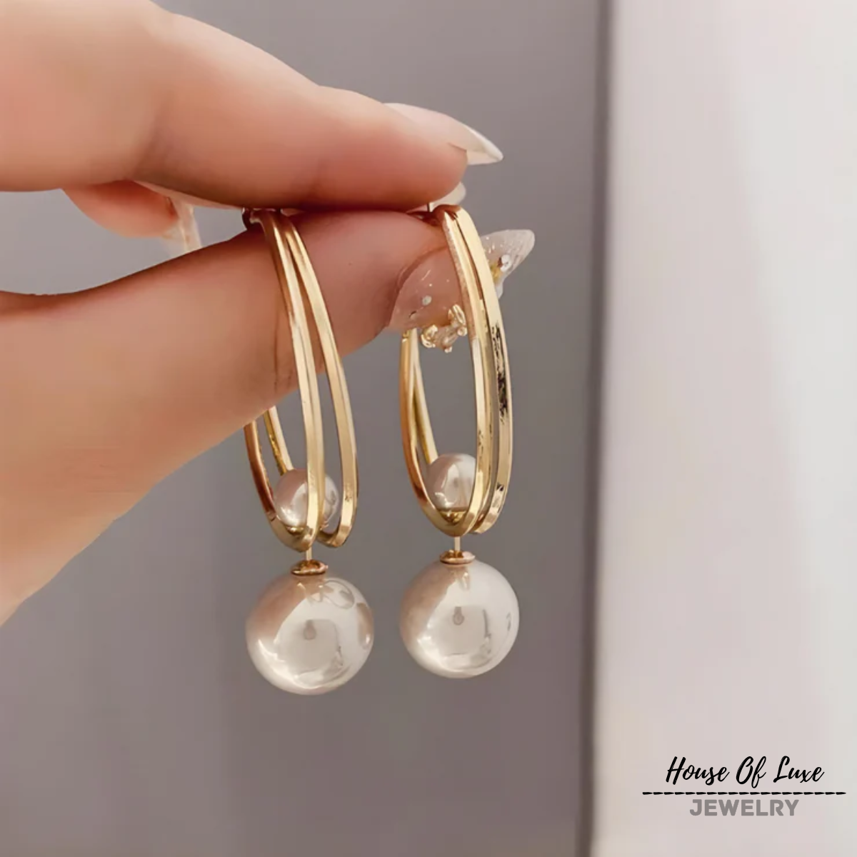 VINTAGE CHARMING PEARL EARRINGS