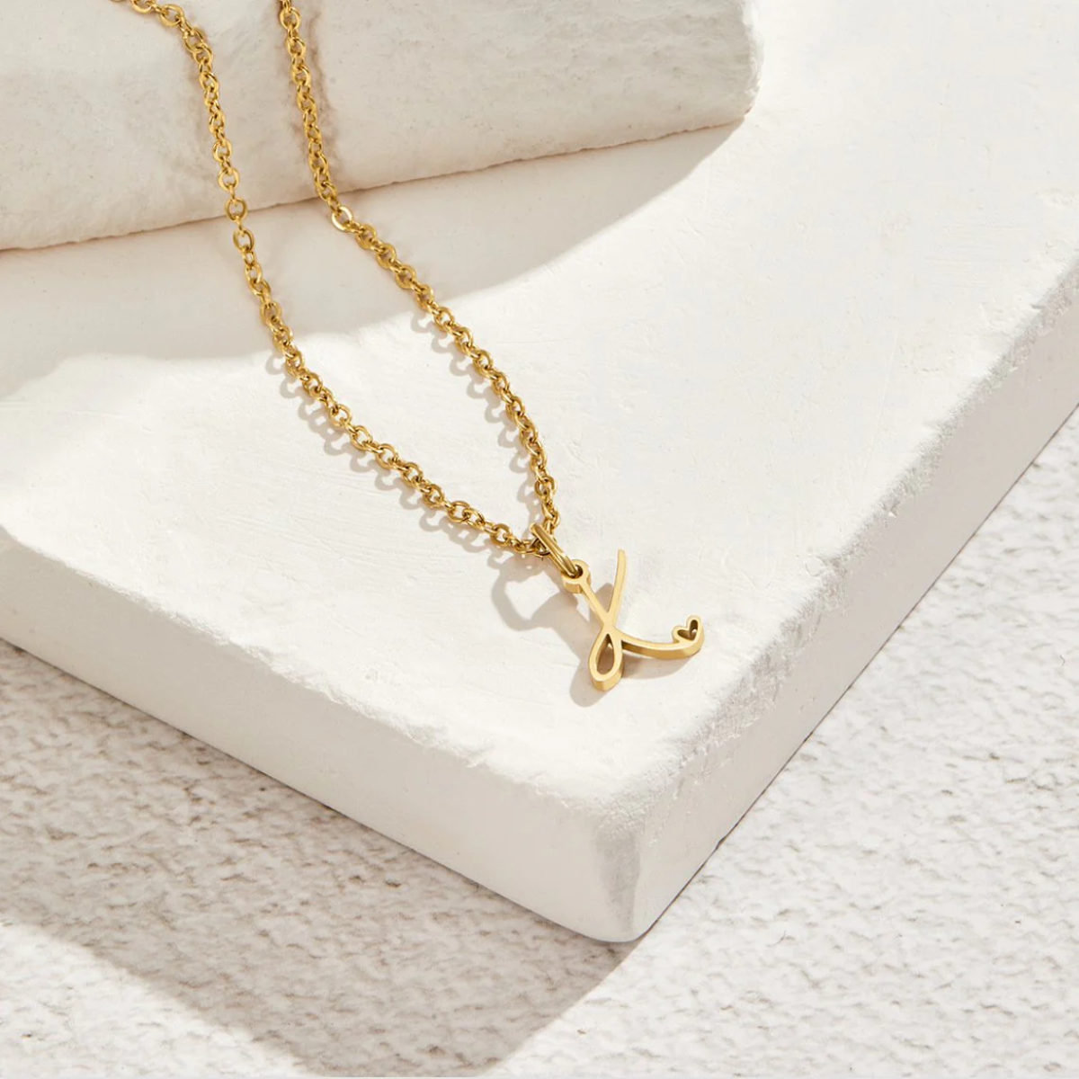 GOLD LETTER HEART NECKLACE