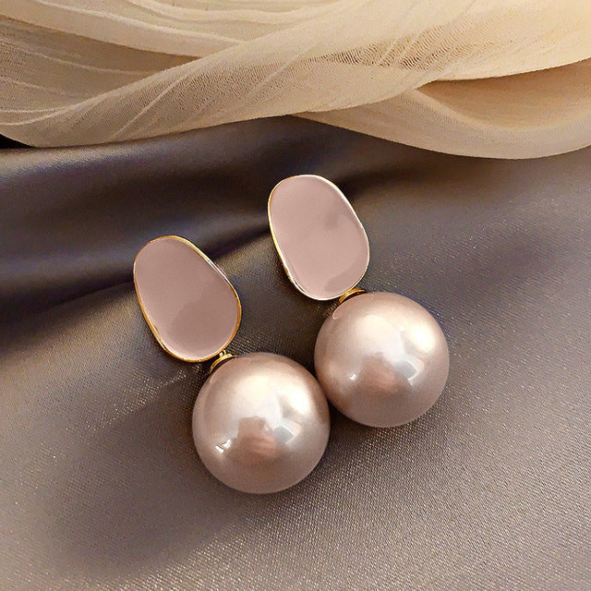 VINTAGE GEOMETRIC PEARL EARRINGS