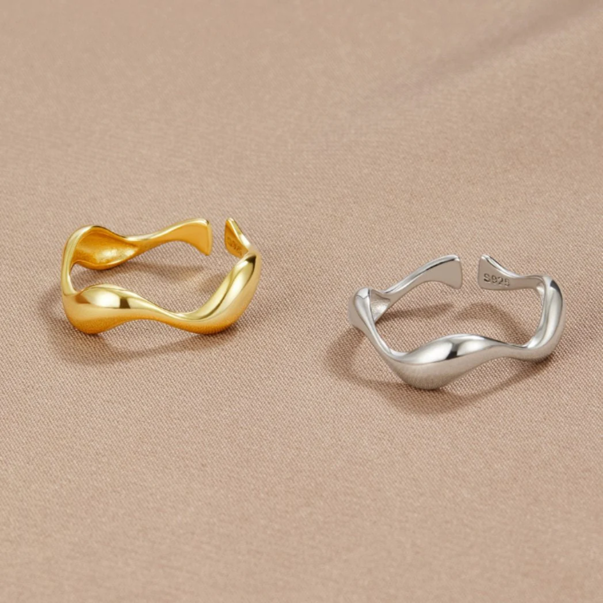 ELEGANT WAVE RING
