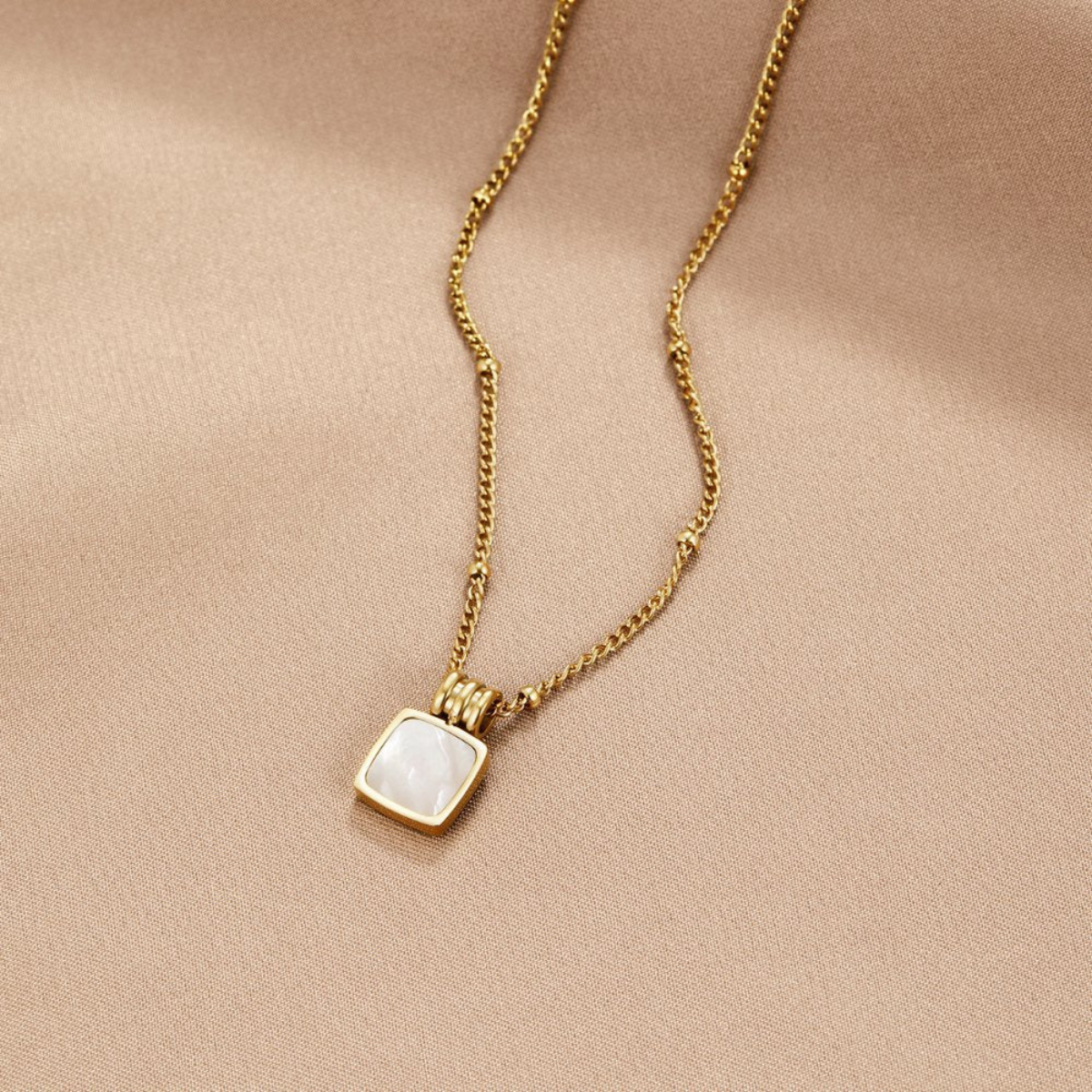 LUCIA WHITE SHELL PENDANT NECKLACE