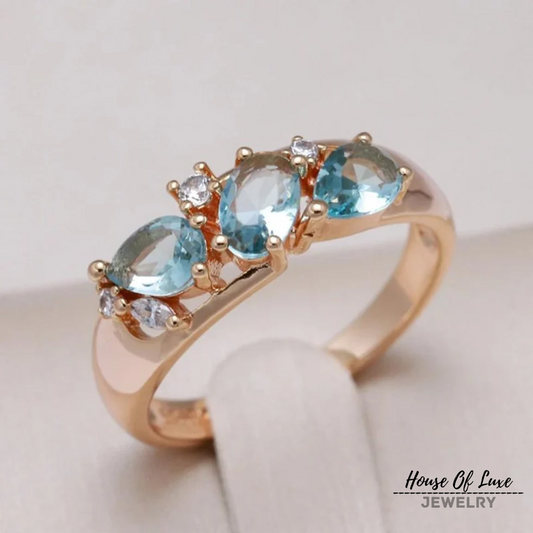 ELEGANT BLUE VINTAGE ZIRCONIA RING IN GOLD