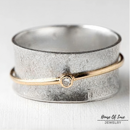VINTAGE GOLDEN LINE ZIRCONIA SILVE RING