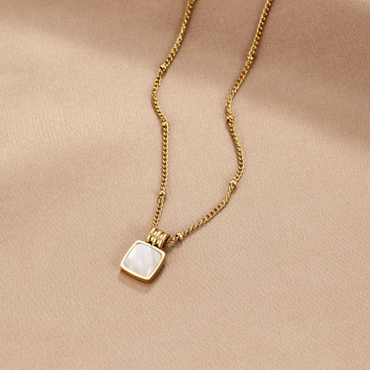 LUCIA WHITE SHELL PENDANT NECKLACE
