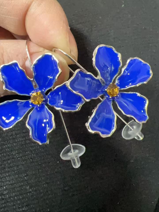 VINTAGE BLUE FLOWER EARRINGS